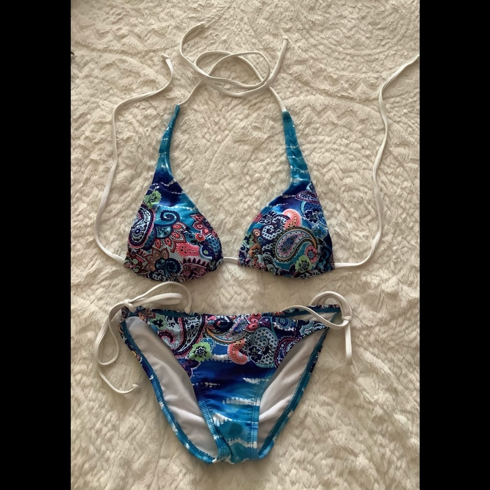 NWOT Arizona Two-Piece Bikini Swim Bathing Suit - Size Medium